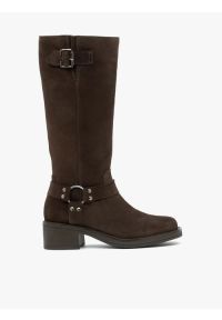 Ryłko - Ciemnobrązowe kozaki biker boots. Zapięcie: klamry. Kolor: brązowy. Materiał: welur, skóra. Szerokość cholewki: normalna. Wzór: aplikacja. Obcas: na obcasie. Styl: rockowy, street. Wysokość obcasa: średni #1