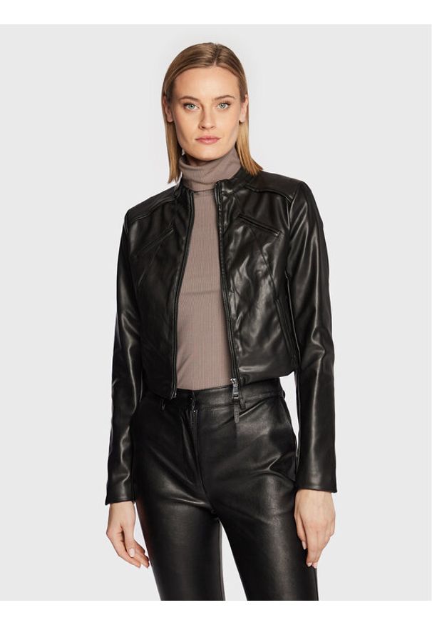 Kurtka z imitacji skóry DKNY. Kolor: czarny. Materiał: skóra