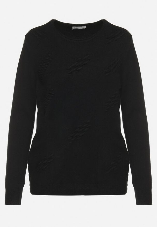 Born2be - Czarny Klasyczny Sweter Ozdobiony po Bokach Guzikami Lorethiel. Okazja: na co dzień, na spotkanie biznesowe. Kolor: czarny. Materiał: jeans. Wzór: aplikacja. Styl: klasyczny