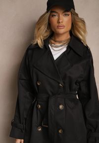 Renee - Czarny Oversizowy Płaszcz Trencz o Dwurzędowym Kroju z Paskiem Darinella. Okazja: na co dzień. Kolor: czarny. Materiał: jeans. Styl: casual, elegancki