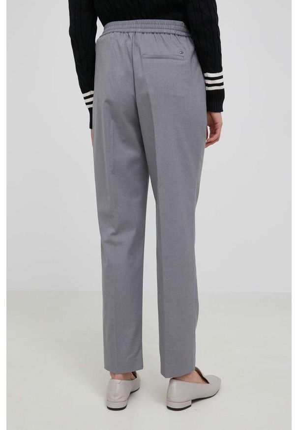TOMMY HILFIGER - Tommy Hilfiger Spodnie damskie kolor szary fason cygaretki high waist. Stan: podwyższony. Kolor: szary