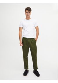 Casual Friday Spodnie materiałowe 20504819 Zielony Regular Fit. Okazja: na co dzień. Kolor: zielony. Materiał: bawełna, materiał. Styl: casual