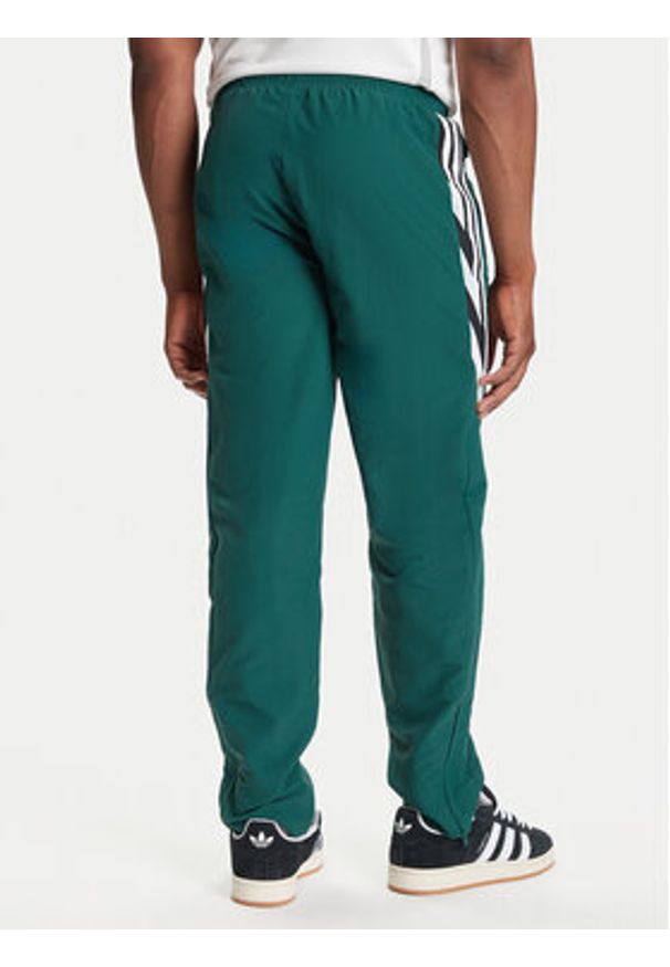 Adidas - adidas Spodnie dresowe JX3055 Zielony Regular Fit. Kolor: zielony. Materiał: syntetyk