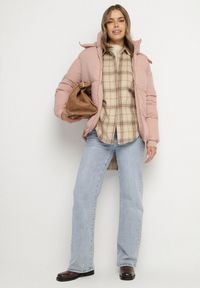 Born2be - Różowa Pudełkowa Kurtka Pikowana z Kapturem Anena. Okazja: na co dzień. Typ kołnierza: kaptur. Kolor: różowy. Materiał: jeans. Styl: klasyczny, casual, elegancki #6