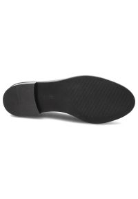 Czarne Mokasyny Armodo Modne Buty Damskie. Okazja: do pracy, na co dzień, na spotkanie biznesowe. Kolor: czarny. Materiał: skóra. Obcas: na obcasie. Styl: klasyczny, casual, elegancki, biznesowy. Wysokość obcasa: średni #4