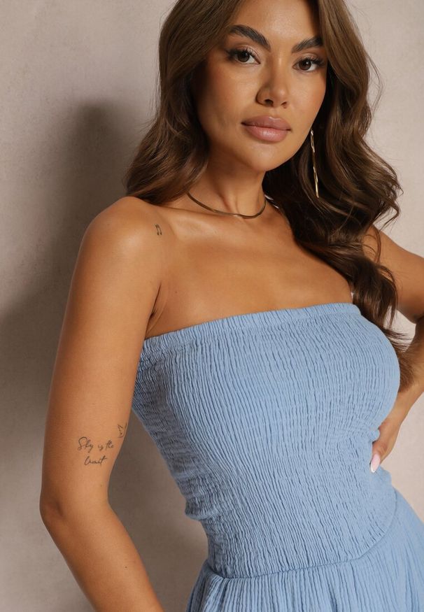 Renee - Jasnoniebieski Bawełniany Kombinezon z Elastyczną Górą i Falbankami Palelia. Okazja: na co dzień. Kolor: niebieski. Materiał: bawełna. Styl: casual