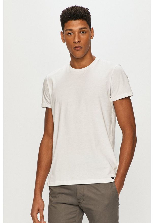 Lee - T-shirt. Okazja: na co dzień. Kolor: biały. Materiał: dzianina. Wzór: gładki. Styl: casual
