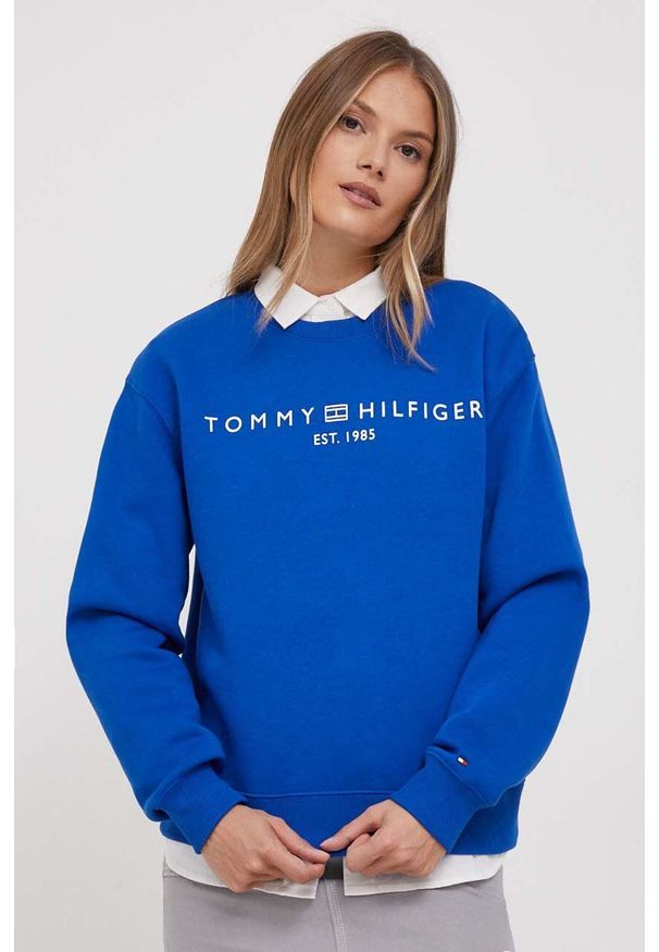 TOMMY HILFIGER - Tommy Hilfiger bluza damska kolor niebieski. Kolor: niebieski. Materiał: bawełna. Wzór: nadruk. Styl: klasyczny