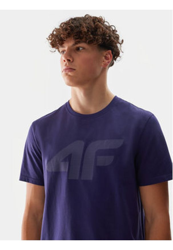 4f - 4F T-Shirt 4FWSS24TTSHM1155 Granatowy Regular Fit. Kolor: niebieski. Materiał: bawełna