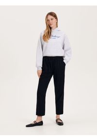 Reserved - Spodnie joggery - czarny. Kolor: czarny. Materiał: bawełna, tkanina #1