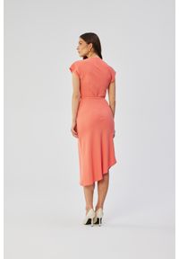 Stylove - Elegancka asymetryczna sukienka z dekoltem woda pomarańczowa. Typ kołnierza: dekolt woda. Kolor: pomarańczowy. Typ sukienki: asymetryczne. Styl: elegancki #3