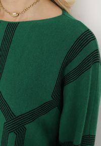 Born2be - Ciemnozielony Sweter z Geometrycznym Wzorem i Ściągaczami Buvania. Kolor: zielony. Wzór: geometria #2