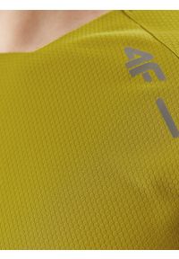 4f - Koszulka rowerowa szybkoschnąca męska - żółta. Kolor: żółty. Materiał: dzianina, włókno, materiał, skóra, syntetyk. Długość rękawa: krótki rękaw. Długość: krótkie. Wzór: ze splotem, gładki. Sport: kolarstwo
