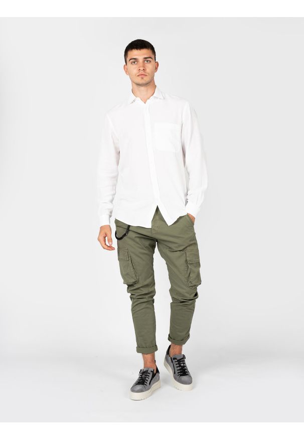 Xagon Spodnie "Cargo Pants" | P24032CR4036 | Mężczyzna | Khaki. Okazja: na co dzień. Kolor: brązowy. Materiał: bawełna, elastan. Długość: długie. Styl: casual, elegancki