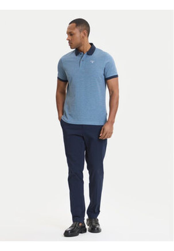 Barbour Polo Essential MML0628NY91 Niebieski Regular Fit. Typ kołnierza: polo. Kolor: niebieski. Materiał: bawełna