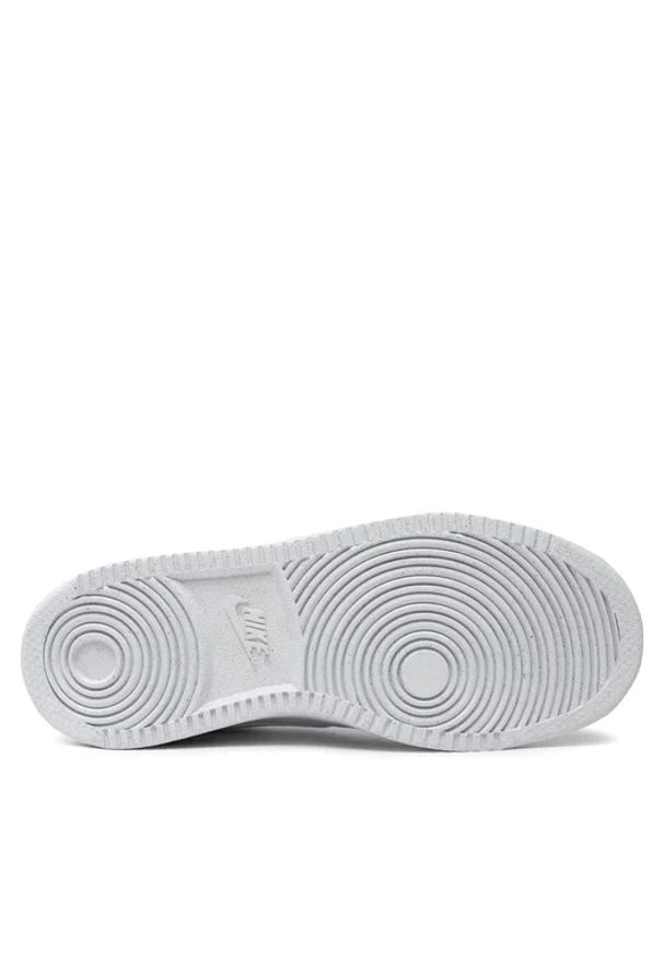 Nike - NIKE COURT VISION LO BE Sneakersy damskie. Okazja: na co dzień, do pracy, na spacer, na uczelnię. Kolor: biały. Materiał: guma, syntetyk, skóra. Szerokość cholewki: normalna. Sezon: lato. Model: Nike Court. Sport: turystyka piesza