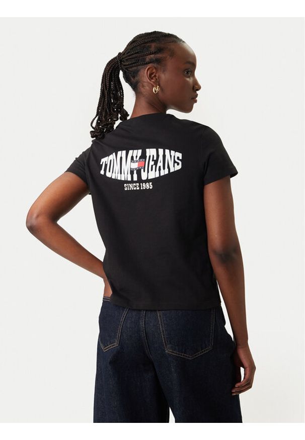 Tommy Jeans T-Shirt Wavy Flag DW0DW22274 Czarny Regular Fit. Kolor: czarny. Materiał: bawełna