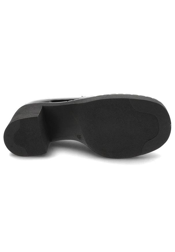 Czarne Półbuty Lamanti Skórzane Eleganckie Buty Na Obcasie. Okazja: do pracy, na spotkanie biznesowe. Zapięcie: bez zapięcia. Kolor: czarny. Materiał: skóra. Szerokość cholewki: normalna. Obcas: na obcasie. Styl: elegancki. Wysokość obcasa: średni