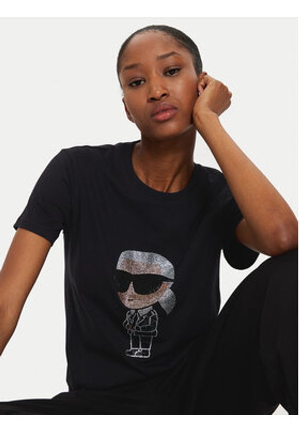 Karl Lagerfeld - KARL LAGERFELD T-Shirt Ikonik 2.0 230W1770 Czarny Regular Fit. Typ kołnierza: dekolt w karo. Kolor: czarny. Materiał: bawełna