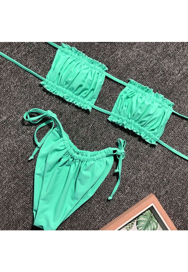 Intica - Bikini bandeau z regulowanymi ramiączkami na lato Jozien. Kolor: fioletowy. Materiał: materiał