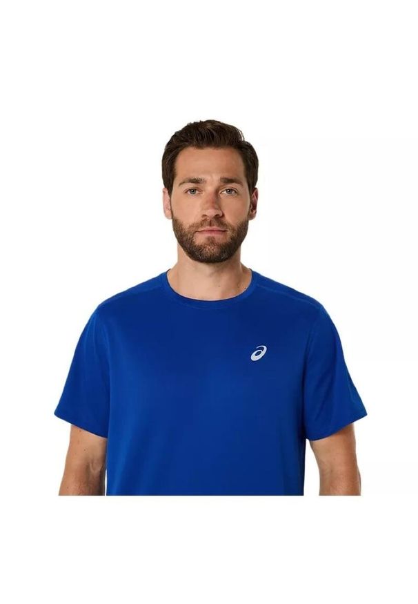 Koszulka Asics Core. Kolor: niebieski