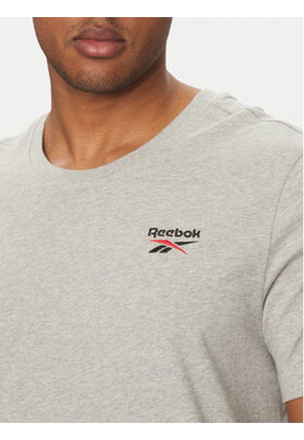 Reebok T-Shirt 100221743 Szary Regular Fit. Kolor: szary. Materiał: bawełna