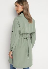 Born2be - Jasnozielony Dwurzędowy Płaszcz z Bawełną i Regulowanymi Rękawami Ściągany z Tyłu Paskiem Mevalina. Okazja: do pracy. Kolor: zielony. Materiał: bawełna. Styl: elegancki, klasyczny #5