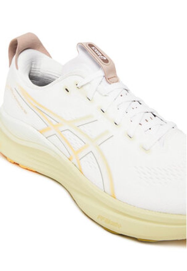 Asics Buty do biegania Gel-Kayano 32 1011C052 Biały. Kolor: biały. Materiał: mesh, materiał. Model: Asics Gel Kayano