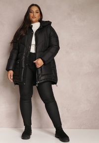 Renee - Czarna Kurtka Pikowana Sabrino. Kolekcja: plus size. Kolor: czarny. Materiał: materiał. Długość rękawa: długi rękaw. Długość: długie #5
