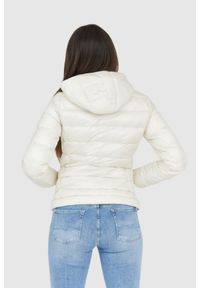 Blauer USA - BLAUER Puchowa kurtka ecru damska z kapturem Claudia fashion down jacket with hood, Rozmiar S. Typ kołnierza: kaptur. Kolor: biały. Materiał: puch