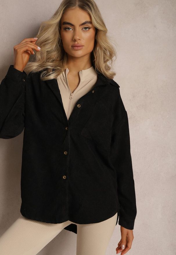 Renee - Czarna Koszula ze Sztruksowego Materiału na Guziczki Rhiawen. Okazja: na co dzień. Kolor: czarny. Materiał: materiał, sztruks. Styl: casual