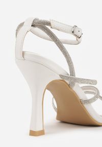 Renee - Białe Sandały na Szpilce z Paskami z Cyrkonii Miefia. Okazja: na imprezę. Zapięcie: pasek. Kolor: biały. Wzór: aplikacja. Sezon: lato. Obcas: na szpilce. Styl: elegancki, klasyczny #9