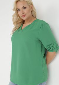 Born2be - Zielona Bluzka Althiope. Okazja: na co dzień. Kolekcja: plus size. Kolor: zielony. Długość rękawa: długi rękaw. Długość: długie. Wzór: gładki. Styl: casual #5