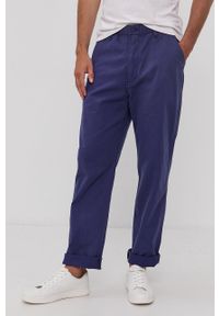 Levi's® - Levi's Spodnie A1040.0000 męskie kolor fioletowy w fasonie chinos. Okazja: na spotkanie biznesowe. Kolor: fioletowy. Materiał: tkanina. Wzór: gładki. Styl: biznesowy