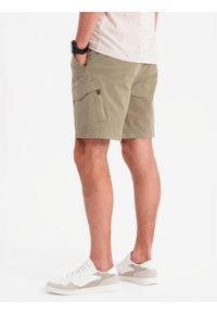 Ombre Clothing - Męskie szorty o luźnym kroju z kieszeniami typu cargo – jasnooliwkowe V3 OM-SRCG-0194 - XXL. Okazja: na co dzień. Kolor: oliwkowy. Materiał: tkanina, elastan, dzianina, bawełna, materiał. Sezon: lato. Styl: klasyczny, elegancki, casual