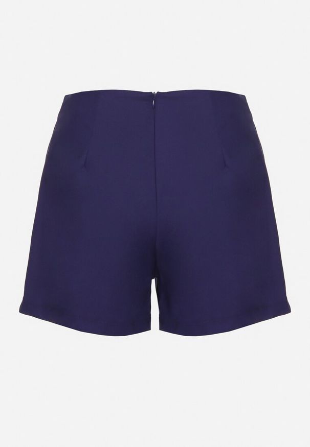 Born2be - Granatowe Szorty z Bawełny z Wysokim Stanem i Ozdobnymi Guzikami Sepirene. Okazja: na co dzień. Stan: podwyższony. Kolor: niebieski. Materiał: bawełna. Sezon: wiosna, lato. Styl: elegancki, casual, klasyczny