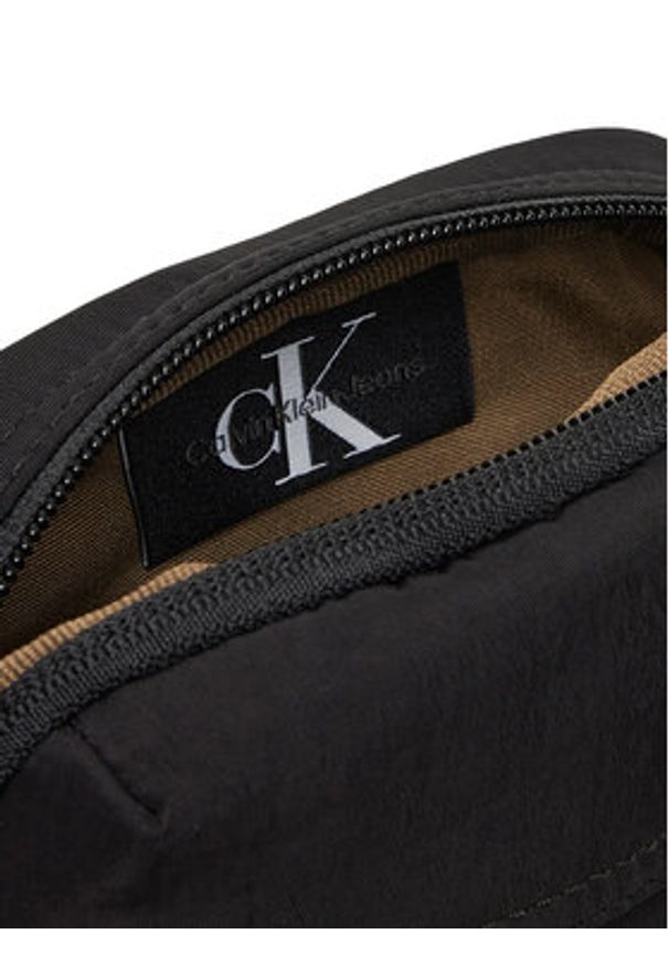 Calvin Klein Jeans Saszetka Metro Nylon Reporter Bag LV04G3089G Czarny. Kolor: czarny. Materiał: materiał
