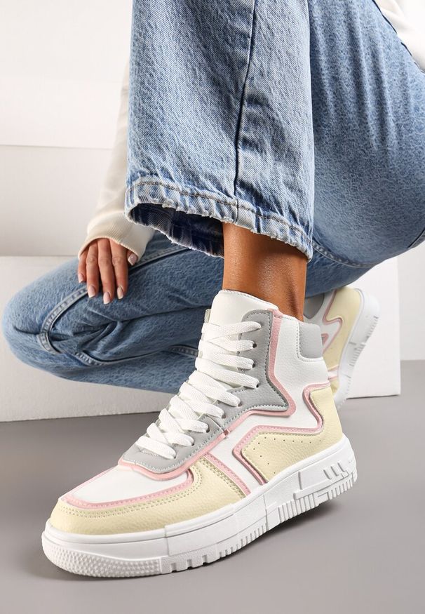 Born2be - Biało-Żółte Sneakersy na Grubej Podeszwie za Kostkę z Ozdobnymi Przeszyciami Targia. Wysokość cholewki: za kostkę. Nosek buta: okrągły. Zapięcie: sznurówki. Kolor: biały. Materiał: materiał. Obcas: na obcasie. Wysokość obcasa: niski