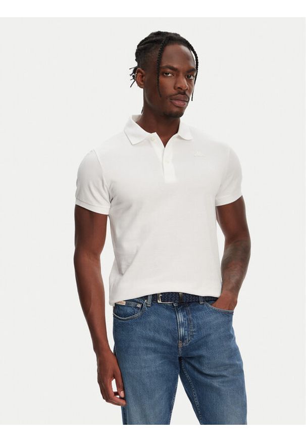 Robe di Kappa Polo William 6006170 Biały Slim Fit. Typ kołnierza: polo. Kolor: biały. Materiał: bawełna