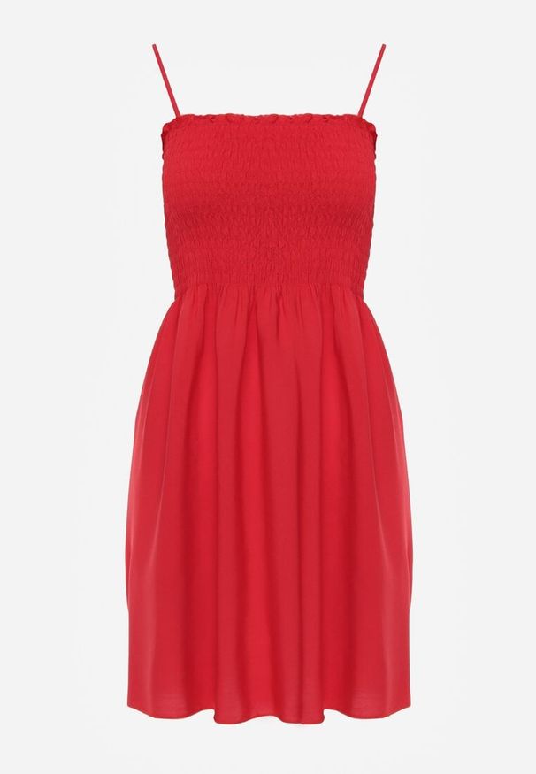 Renee - Czerwona Sukienka z Bawełny na Ramiączkach o Rozkloszowanym Kroju z Marszczoną Górą Christten. Okazja: na co dzień. Kolor: czerwony. Materiał: bawełna. Długość rękawa: na ramiączkach. Sezon: lato. Typ sukienki: rozkloszowane. Styl: boho, casual