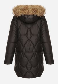 Born2be - Czarna Pikowana Kurtka z Kapturem z Futerkiem Oliresa. Okazja: na co dzień. Typ kołnierza: kaptur. Kolor: czarny. Materiał: futro. Styl: casual, sportowy #4