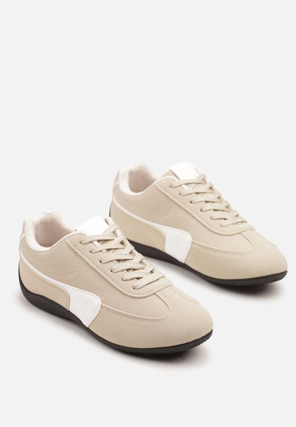 Renee - Beżowe Sneakersy Typu Klasyczne Tenisówki Zelritia. Okazja: na spotkanie biznesowe, na co dzień. Kolor: beżowy. Materiał: jeans. Szerokość cholewki: normalna. Wzór: aplikacja