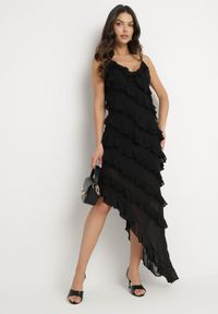 Born2be - Czarna Asymetryczna Sukienka Ozdobiona Falbankami Linariela. Typ kołnierza: kołnierz z falbankami. Kolor: czarny. Długość rękawa: na ramiączkach. Wzór: aplikacja. Typ sukienki: asymetryczne. Styl: elegancki #2