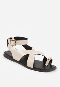 Born2be - Beżowe Sandały Typu Japonki z Metaliczną Ozdobą Meledra. Okazja: na co dzień. Zapięcie: sprzączka. Kolor: beżowy. Materiał: jeans. Wzór: aplikacja. Sezon: lato. Styl: casual, elegancki, klasyczny #6