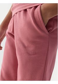 4f - 4F Spodnie dresowe 4FJWSS24TTROF587 Różowy Regular Fit. Kolor: różowy. Materiał: bawełna #6