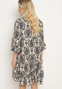 Born2be - Granatowo-Beżowa Bawełniana Rozkloszowana Sukienka z Falbankami Miloa. Typ kołnierza: kołnierz z falbankami. Kolor: niebieski. Materiał: bawełna. Typ sukienki: rozkloszowane #4