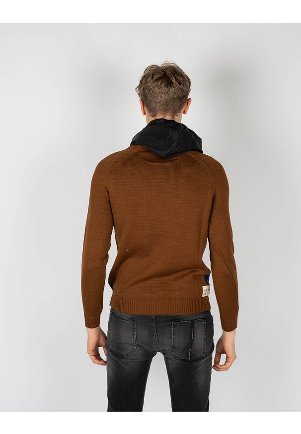 Takeshy Kurosawa Sweter "With Hood" | 83149 | Maglia | Mężczyzna | Brązowy. Okazja: na co dzień. Kolor: brązowy. Materiał: wełna, akryl. Wzór: aplikacja. Styl: casual