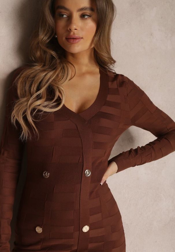 Renee - Brązowa Sukienka Dzianinowa z Napami Cits. Kolor: brązowy. Materiał: dzianina. Długość rękawa: długi rękaw. Długość: mini