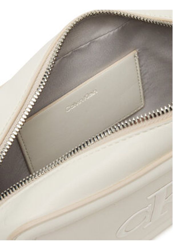 Calvin Klein Torebka Bold Ck Camera Bag LV04F3220G Biały. Kolor: biały. Materiał: skórzane