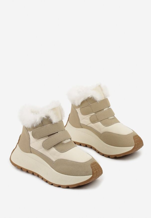 Born2be - Beżowe Sneakersy Śniegowce Vices na Grubej Podeszwie z Zapięciem na Rzep i Futrem Nelisella. Zapięcie: rzepy. Kolor: beżowy. Materiał: futro. Wzór: aplikacja. Sezon: zima